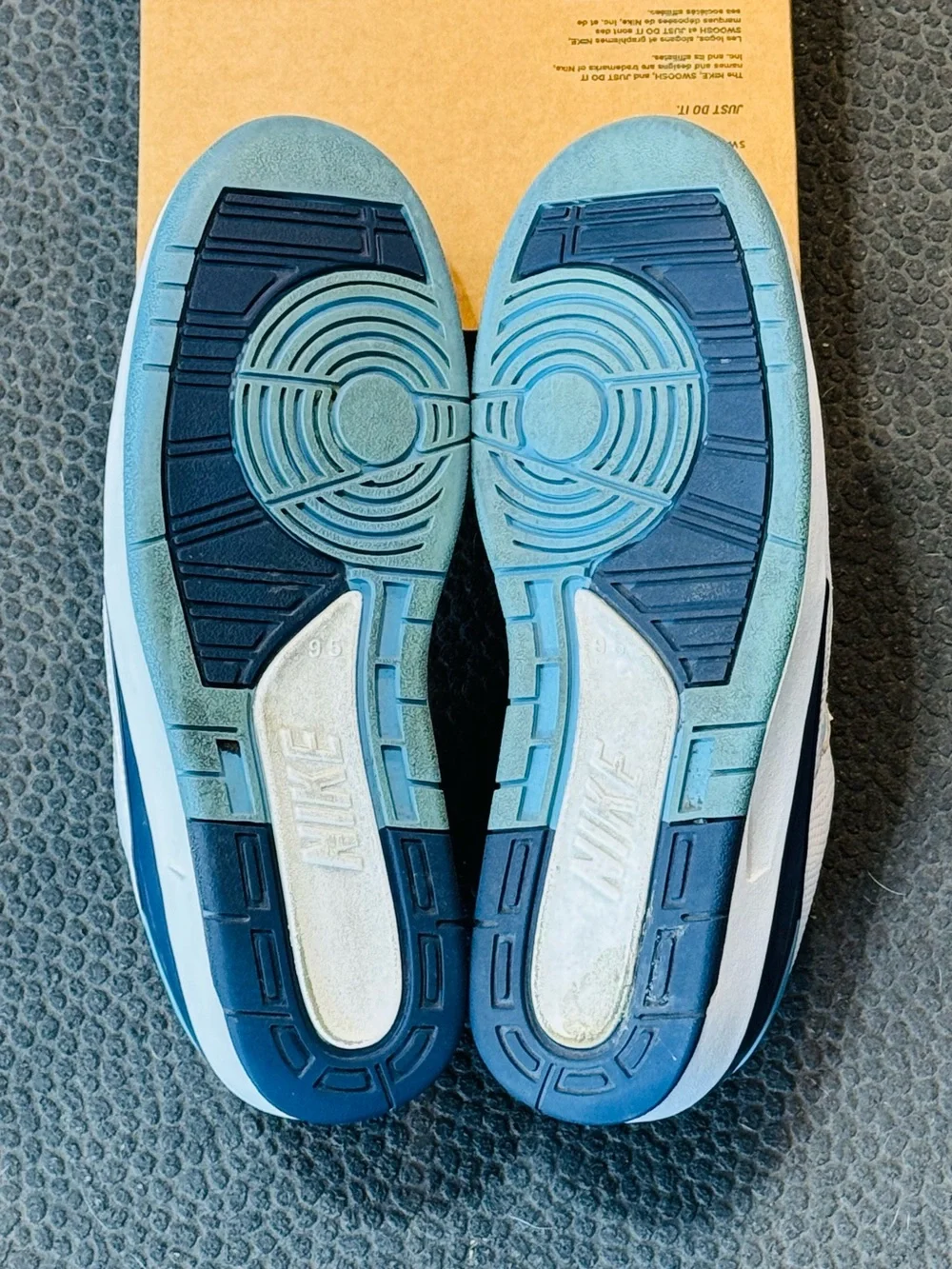 Jordan 2 Retro Low ‘University Blue’ 2016 (Sz 9.5M/11W)